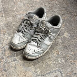 Nike Men's Silver and White Sneakers